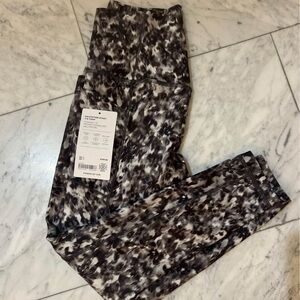 NWT Athleta Salutation legging